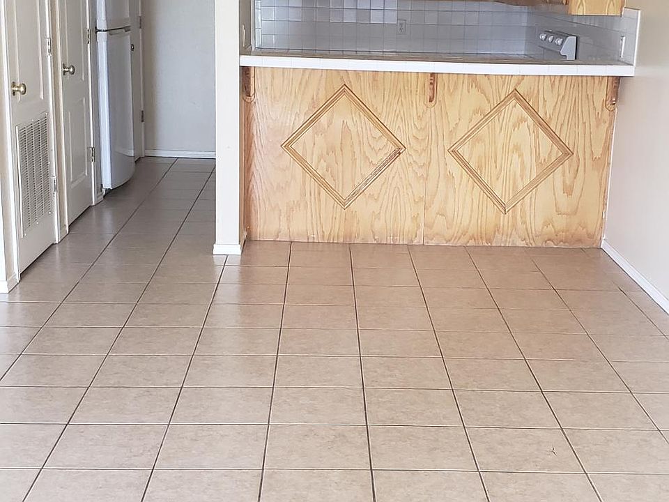 2nd image of 1006 Lilia Dr APT 12