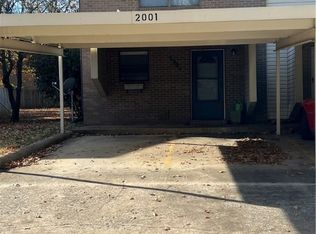 2001 N East Oaks Dr, Fayetteville, AR 72703