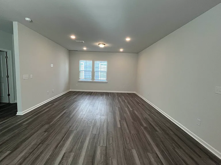 720 Branthurst Dr — Photo 3