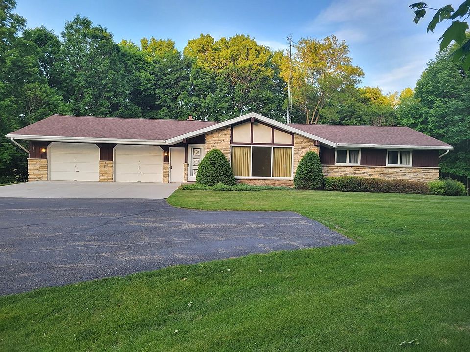 1st image of W3687 E Maple Dr