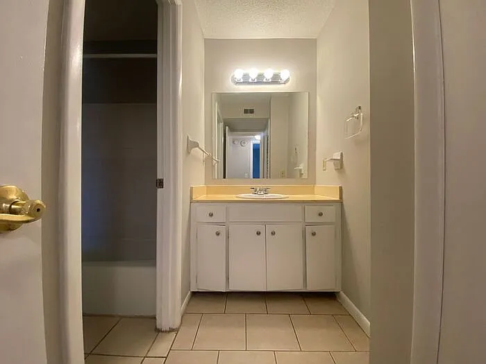 323 Forest Park Rd #1-14 — Photo 12