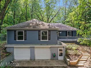 8275 Teahen Rd, Brighton, MI 48116