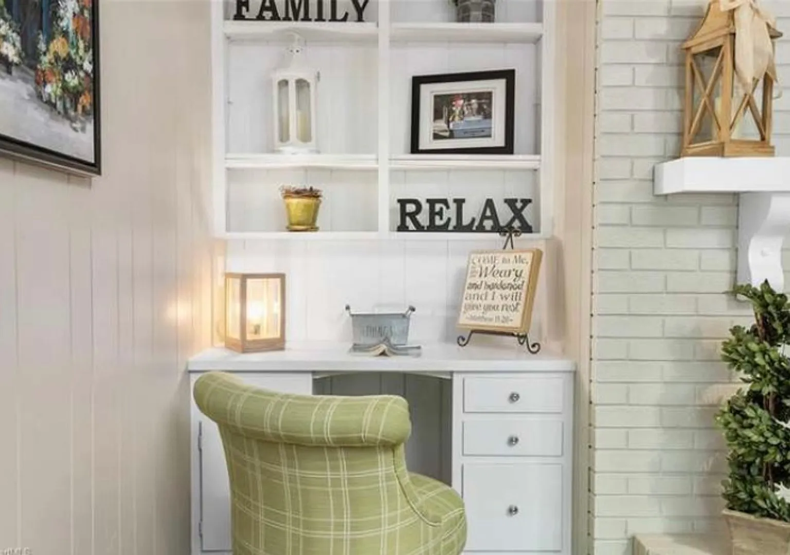5 bedroom updated home in Friendly Center area — Photo 4