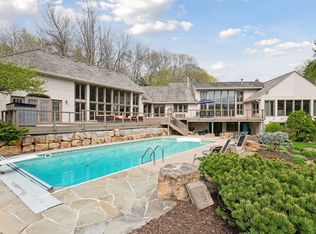 535 Applegarden Rd, Mound, MN 55364