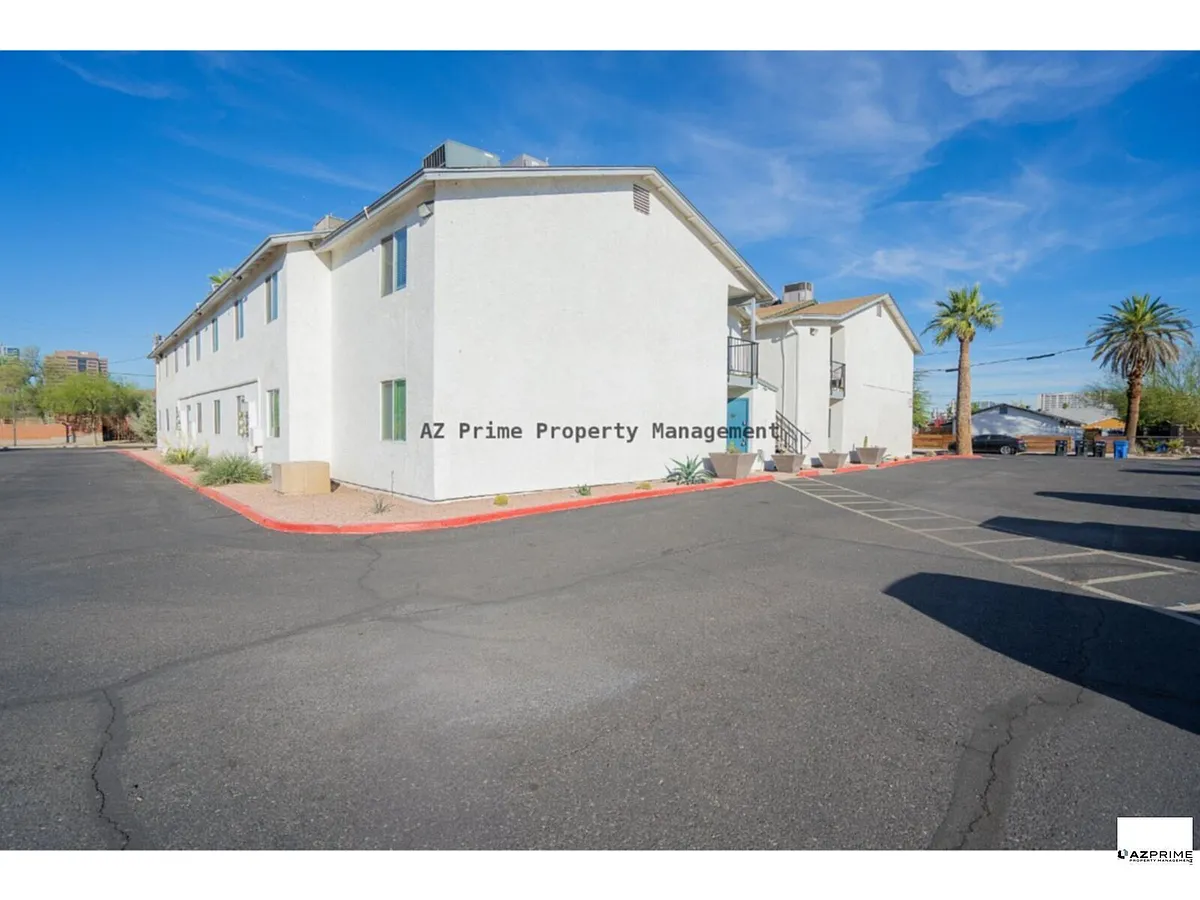 Building Photo - 349 N 11th St #210