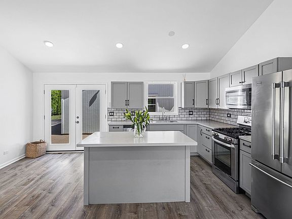 4th image of 2948 Argonne Dr