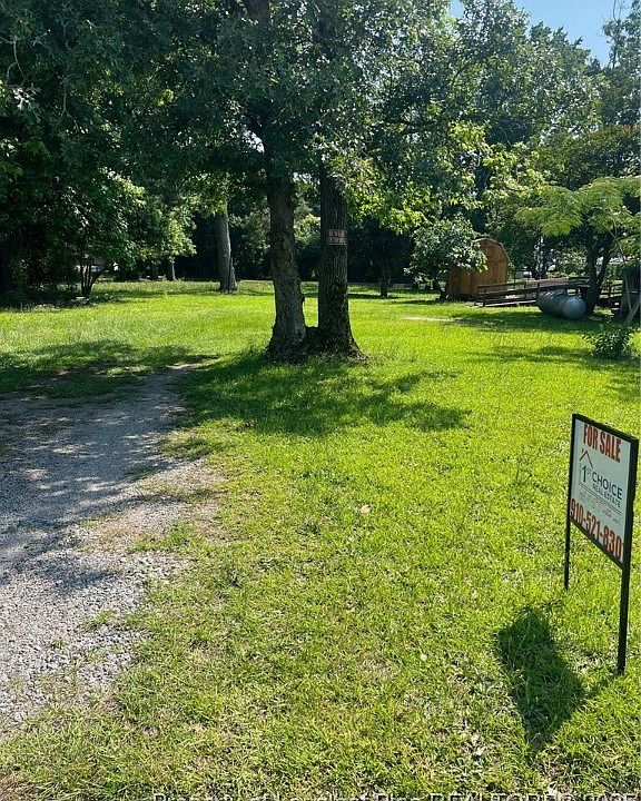 2nd image of 303 1st St