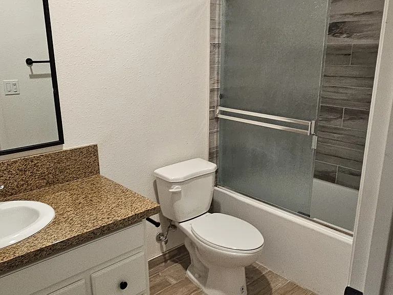 930 W Alameda St #B — Photo 7
