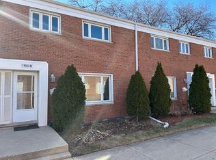 1150 Higgins Rd, Park Ridge, IL 60068