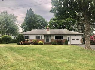 26 Glen Dr, Troy, NY 12180