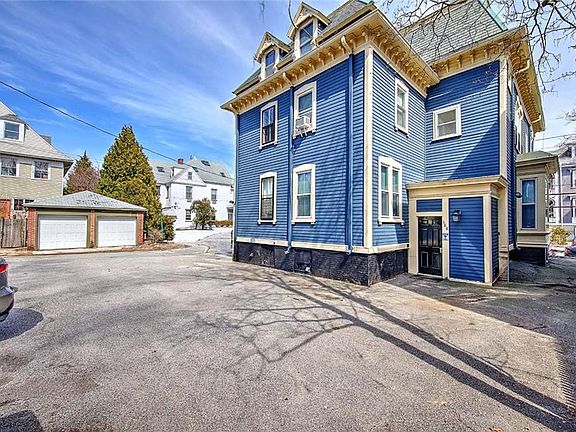3rd image of 370 Thayer St #6