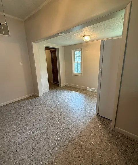 1021 S 12th St — Photo 14