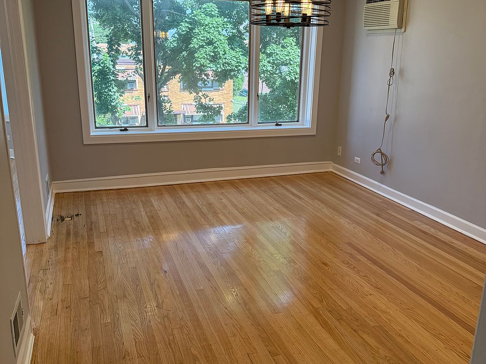 Nice size dining room