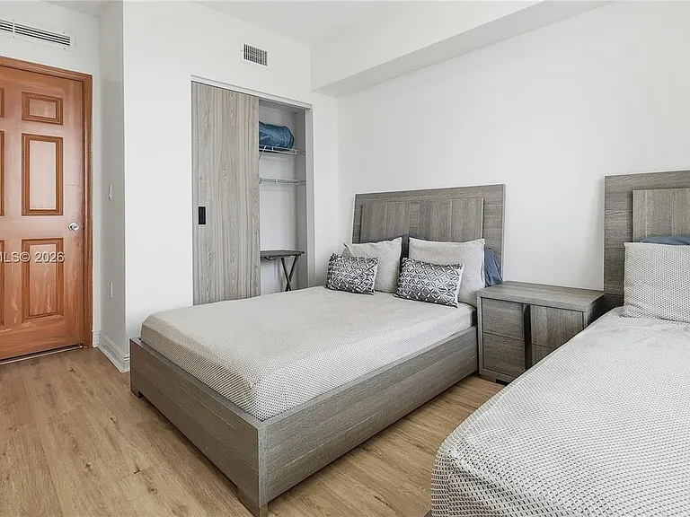 1755 E Hallandale Beach Blvd #2303E — Photo 16