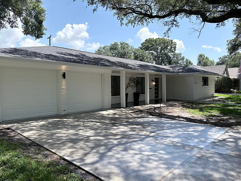 704 Fleetwood St — Photo 55