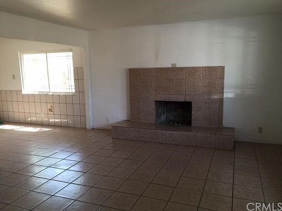 2nd image of 2124 Mallory St