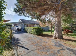 4657 Whitaker Rd, Sechelt, BC V7Z0E5