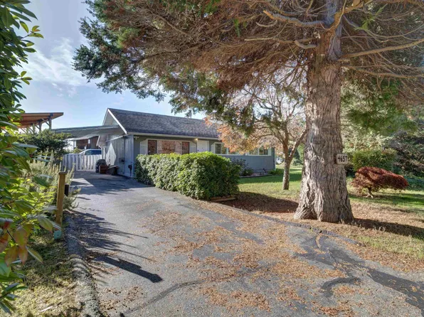 4657 Whitaker Rd, Sechelt, BC V7Z 0E5