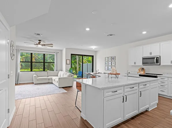 8209 Cinch Way, Lake Worth, FL 33467