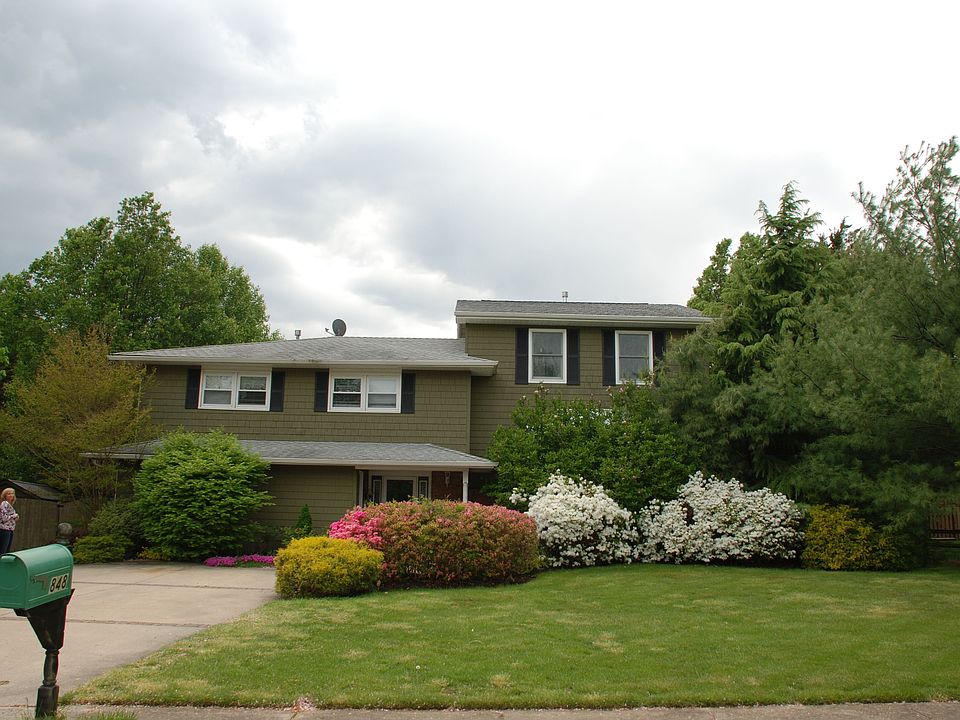 1st image of 848 Astoria Dr