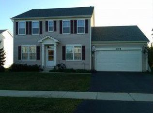 2768 Moraine Valley Rd, Wauconda, IL 60084