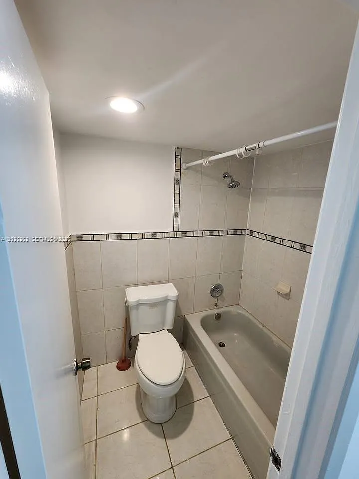Pineside No 2 Condo — Photo 4