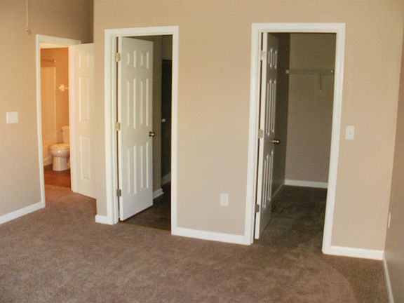 5th image of 973 Chas Dr
