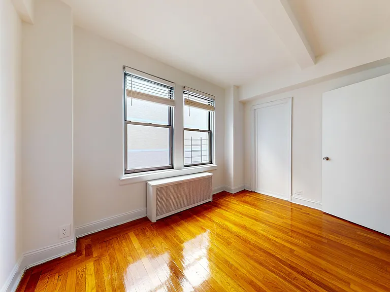 301 E 38th St #15J — Photo 8