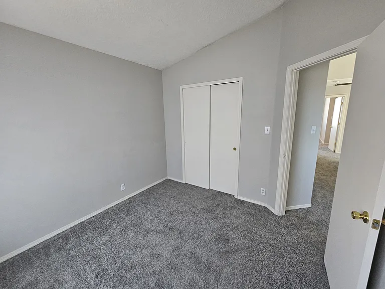 4708 Dalmation Pl NE — Photo 4