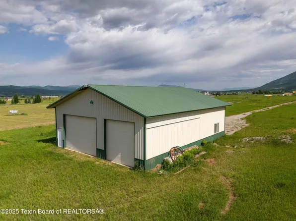 577 Shooting Star Dr, Bedford, WY 83112