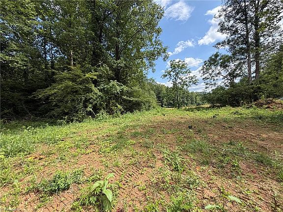4th image of 2888 Craig Hollow Ln