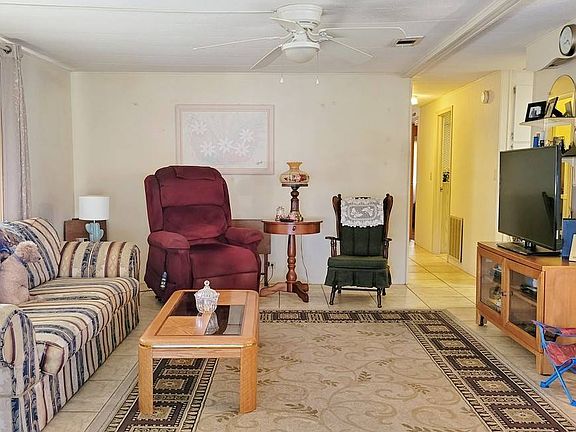 2nd image of 157 Emerald Dr W