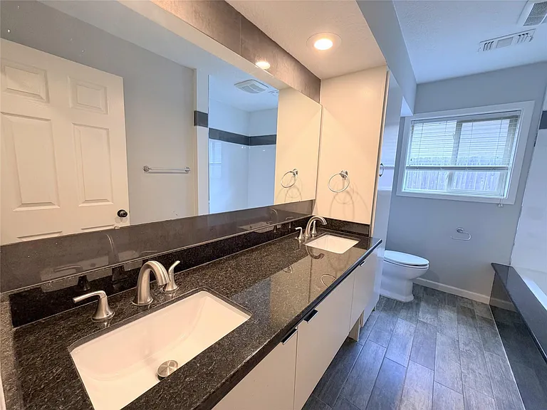 5019 Yarwell Dr — Photo 25