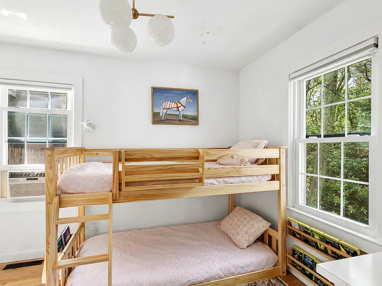 10 Spring Ln — Photo 10