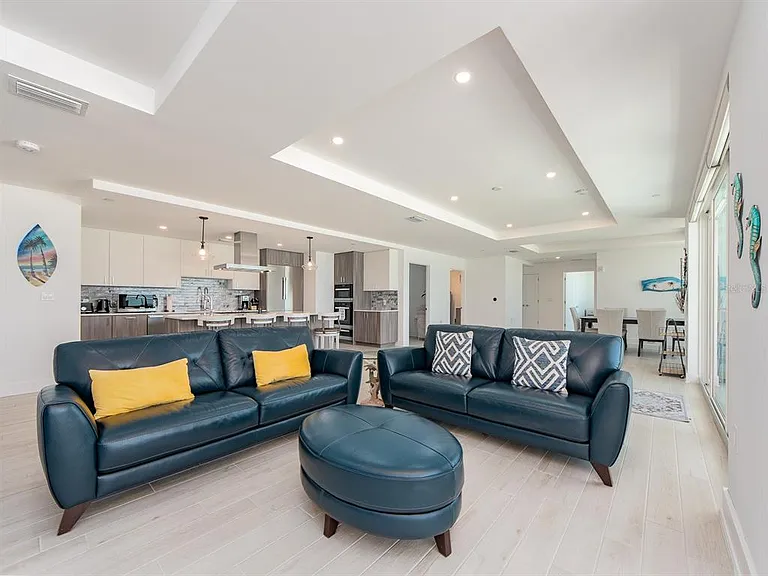 15 Avalon St #701 — Photo 7