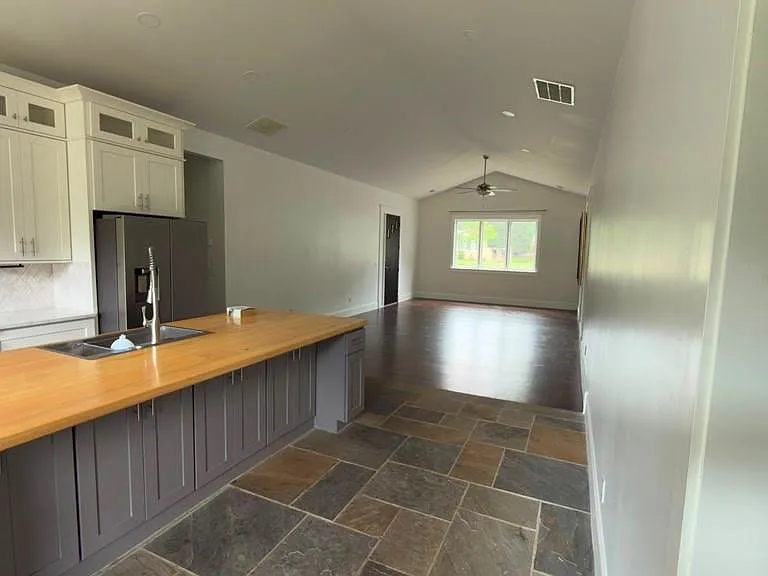 2909 Jones Mill Rd — Photo 3