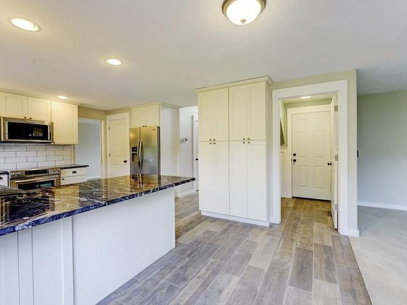 5th image of 17316 NE 27th Way