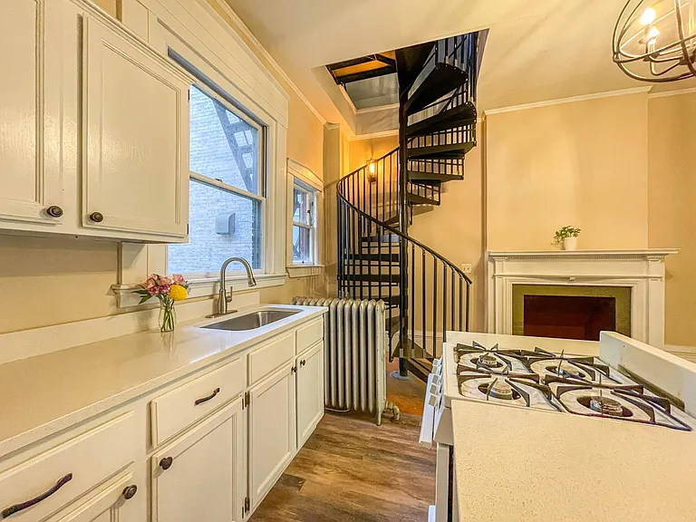 139 Spring St #1 — Photo 16