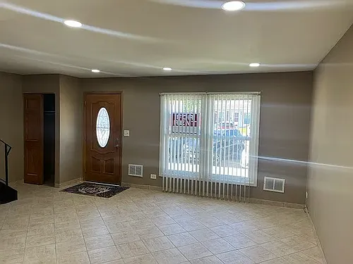 1863 Jamestown Cir Photo 1