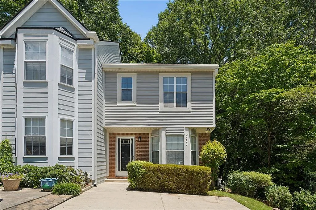 3 bed, 2.5 bath, 1748 sqft, $2,295 — Photo 1