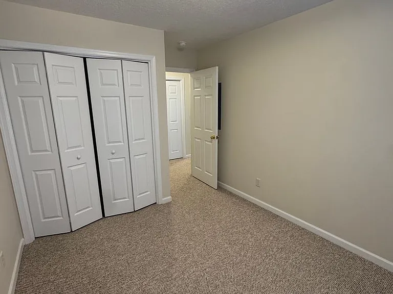 131 Joyce Dr — Photo 18