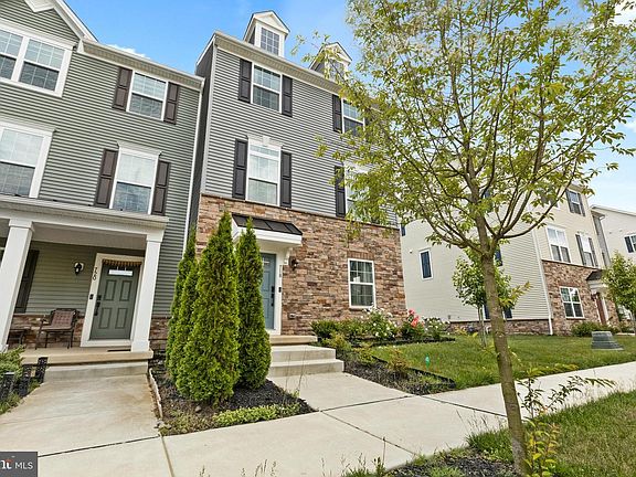5th image of 718 Kalmar Ln