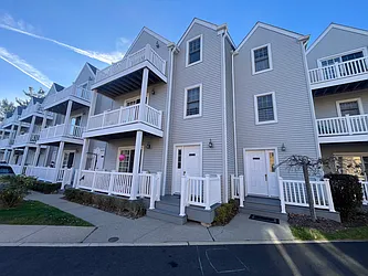 10-46 Utopia Parkway in Beechhurst : Sales, Rentals