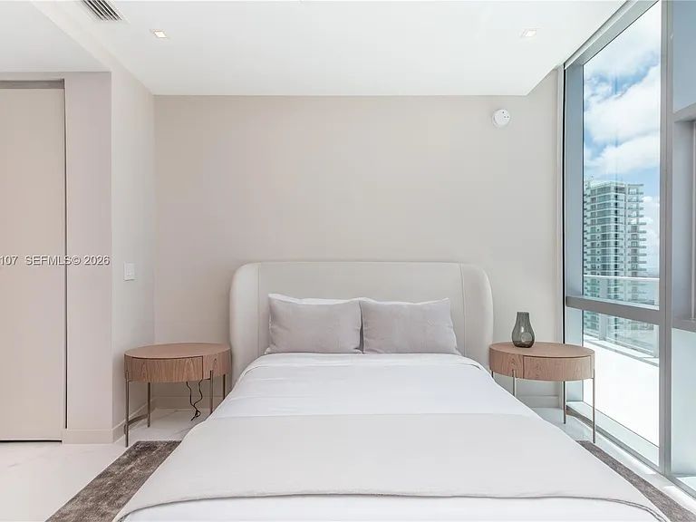 851 NE 1st Ave #Penthouse 4611-4611 — Photo 55