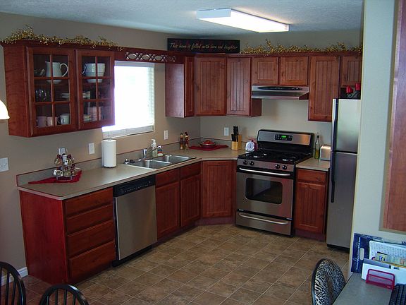 Stainless steel appliances included