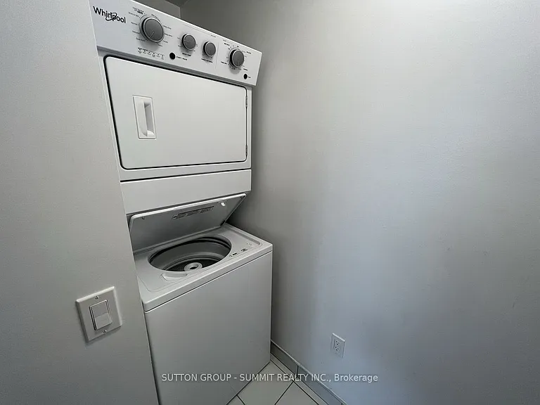 85 Oneida Cres #401 — Photo 15