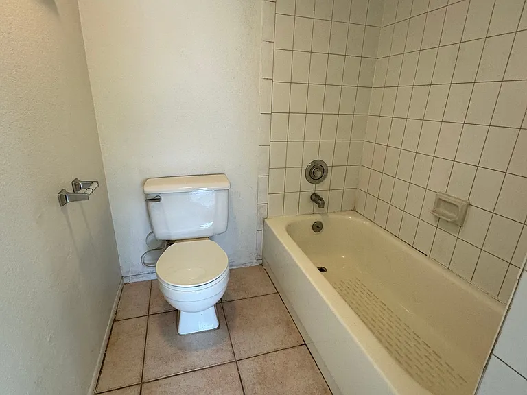 16402 N 31st St #119 — Photo 9