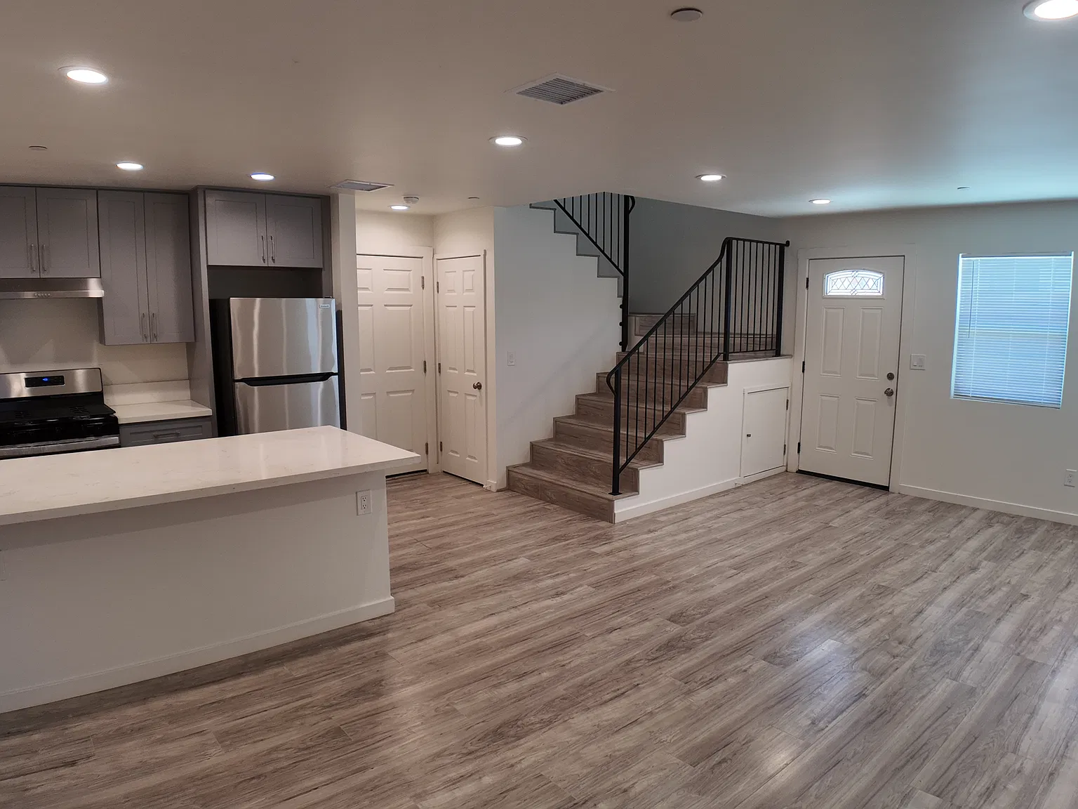 2 bed, $4,500 — Photo 1