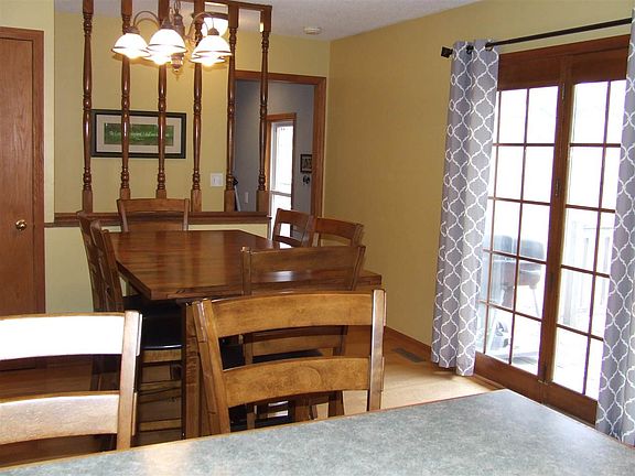 5th image of 2409 Kuhlmann Ave