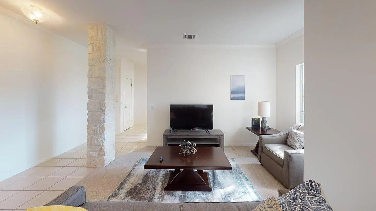 Round Rock Beauty The Home You've Been Waiting For! — Photo 3